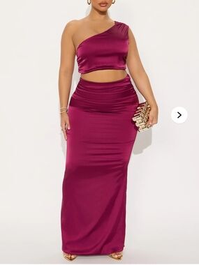 Fashion Nova Womens Berry One-Shoulder Maxi Skirt Set